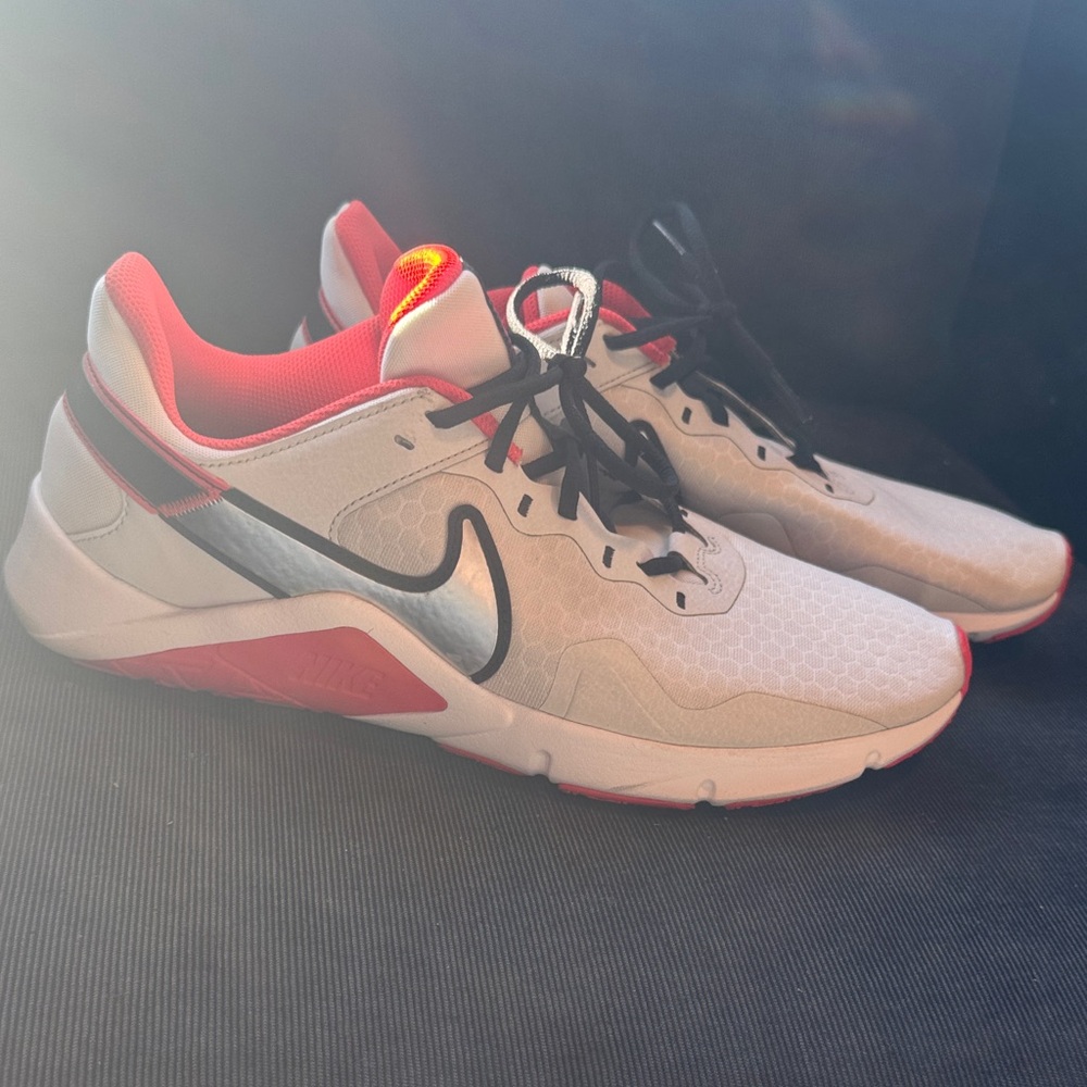 Nike White and Red Sneakers with Black Accents